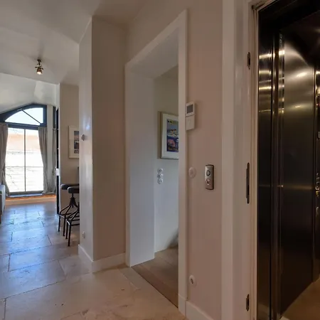 아파트 Penthouse 7 Martha *